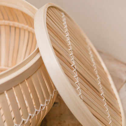 Sfeerfoto bamboe sidetable batavia closeup detail