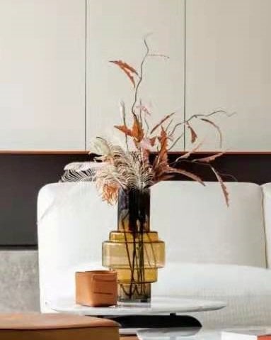 Sfeerfoto geometrische oranje glazen vaas