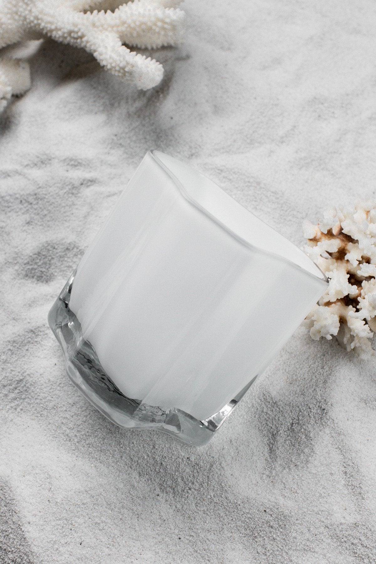 Sfeerfoto witte glazen schaal