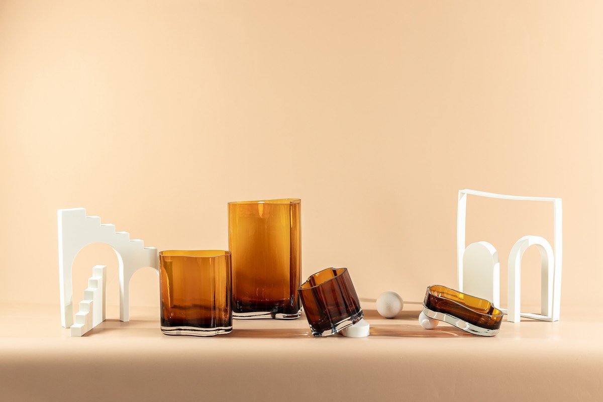 Lage oranje glazen schaal